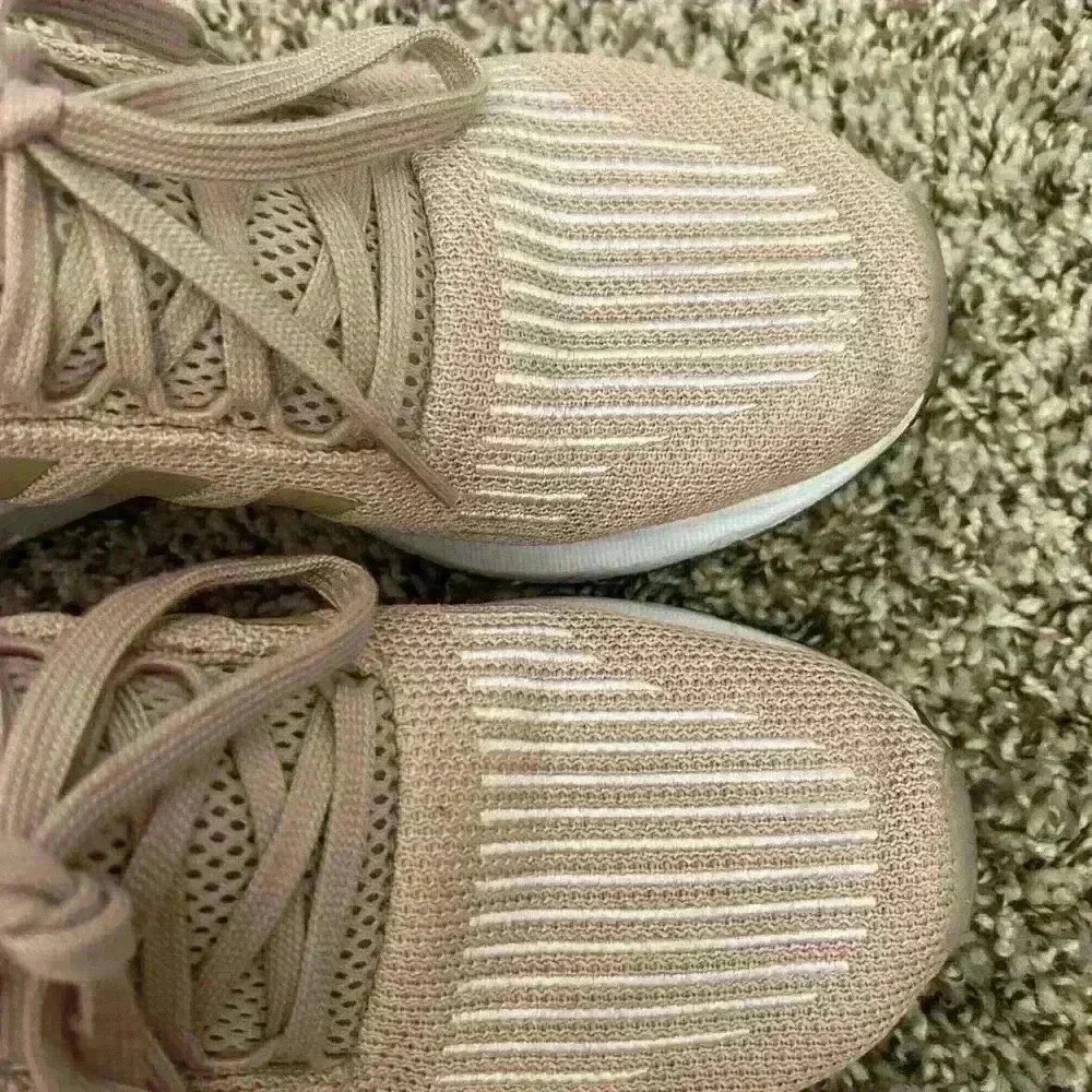 Adidas’s pale pink tennis shoes sneakers - Picture 4 of 11